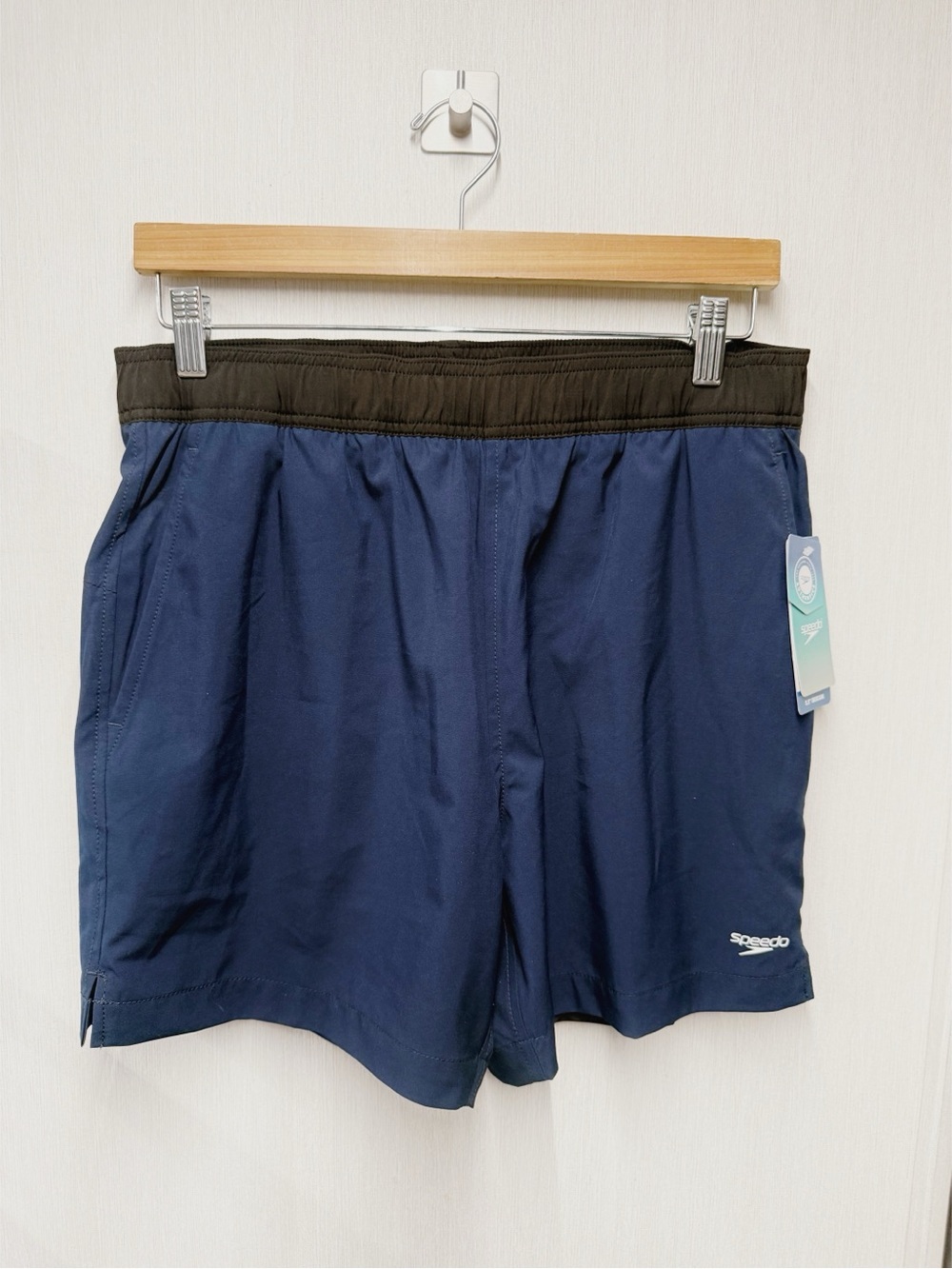 NWT Speedo Navy 5.5" Swim Lined Trunks UPF 50+, Size Medium - Picture 2 of 12